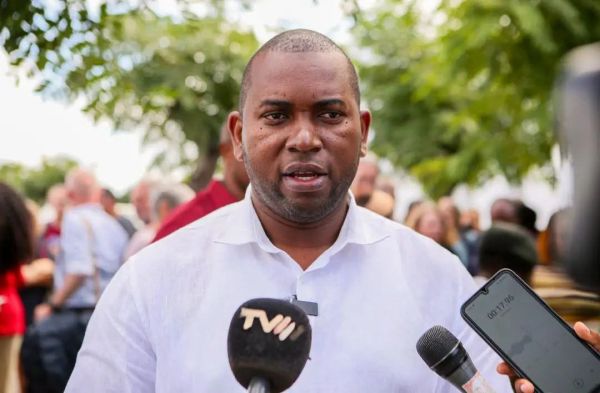 FRANCISCO PAGULA RECEBE GRUPO CULTURAL ALEMÃO QUE APOIA PROJECTOS SOCIAIS E PROMOVE INHAMBANE