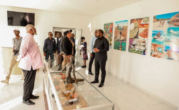 INHAMBANE LANÇA MARCA “DESTINO DE EXCELÊNCIA”, INAUGURA CENTRO DE POTENCIALIDADES E REFORÇA APOSTA NO INVESTIMENTO