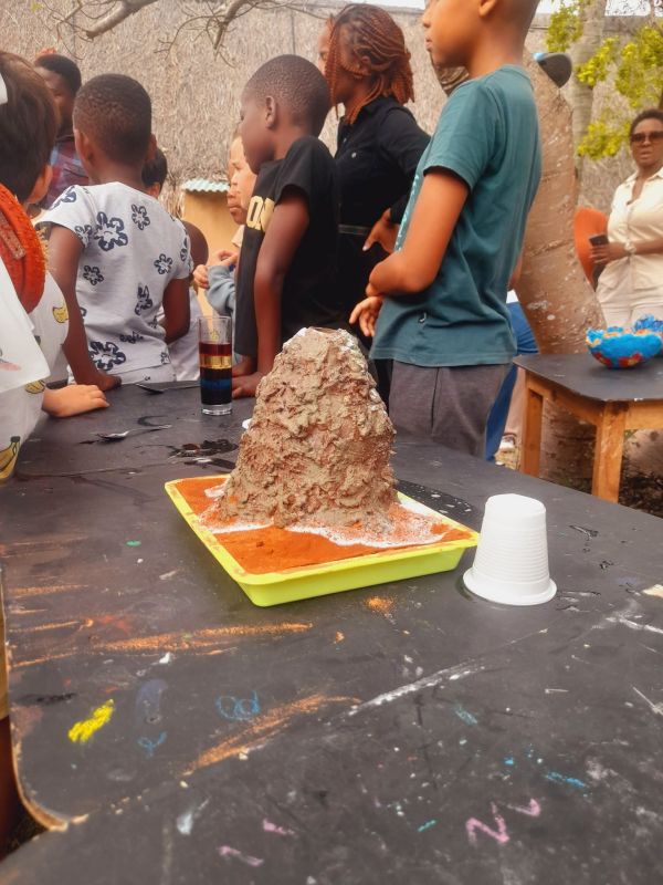 WINTER MARKET ENCANTA VISITANTES COM CULTURA, GASTRONOMIA E TALENTO NO KINGFISHER LAKE INTERNATIONAL SCHOOL
